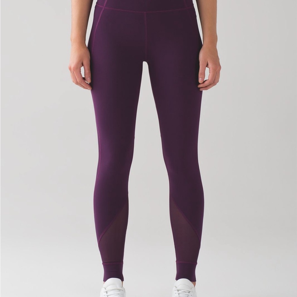 Lululemon Hot Like Agni Pant
Darkest Magenta